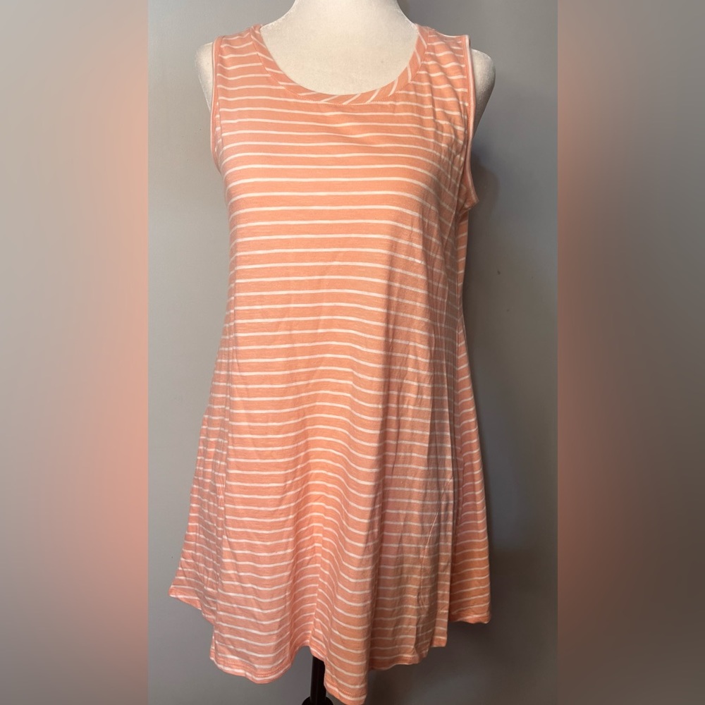 LOGO by Lori Goldstein Tank Top w/ Pockets!!